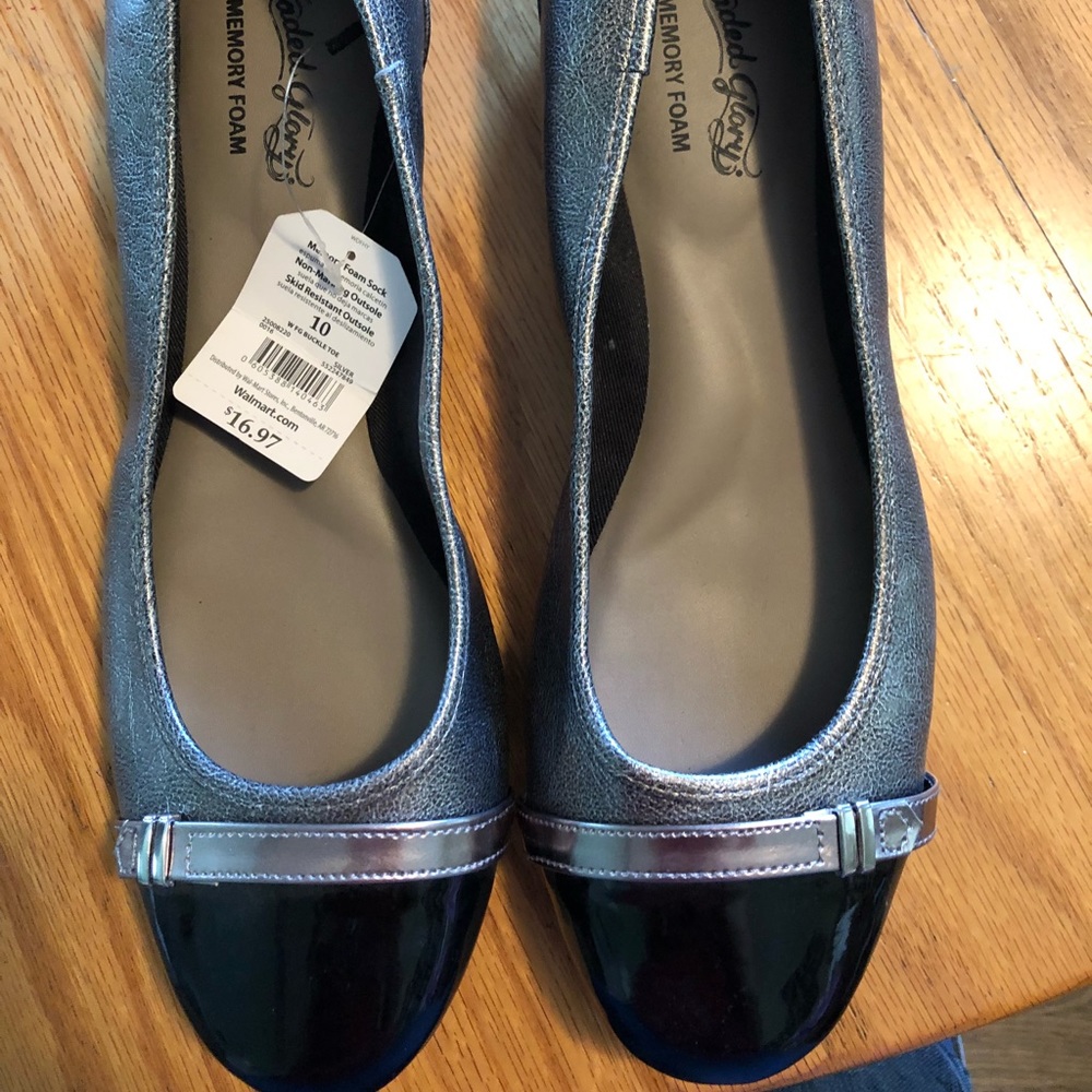 ❤️ Faded Glory Flats